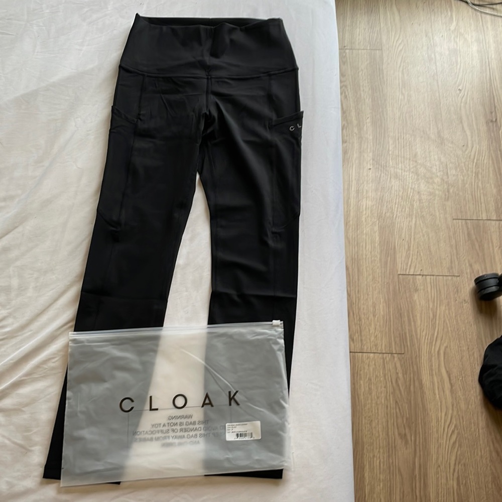 CLOAK brand Maxed Legging Black Size Women’s M, Brand-new & with pockets!